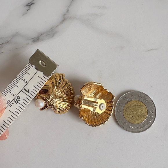 Vintage Avon Seashell Bracelet & Clip Earrings Set Gold Pearl Accent NIB 351 - Picture 15 of 16